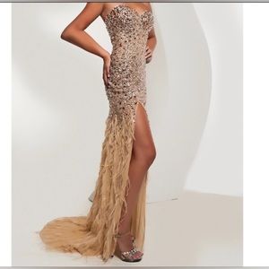 Jasz Couture - Size 6 - Stretchy & Comfortable!!